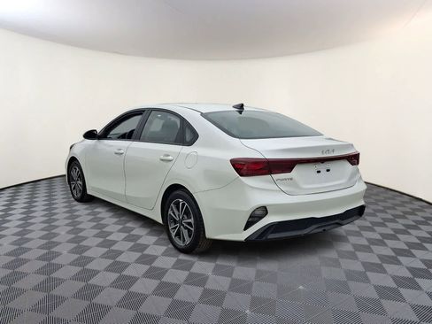 Used 2023 Kia Forte LXS w/ LXS Technology Package image 7