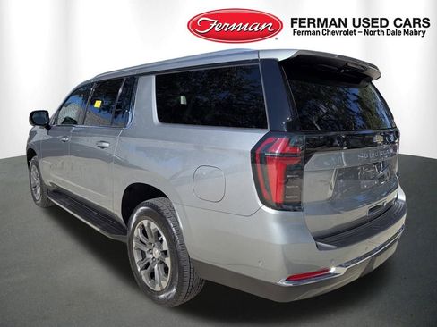 Used 2025 Chevrolet Suburban LS image 8