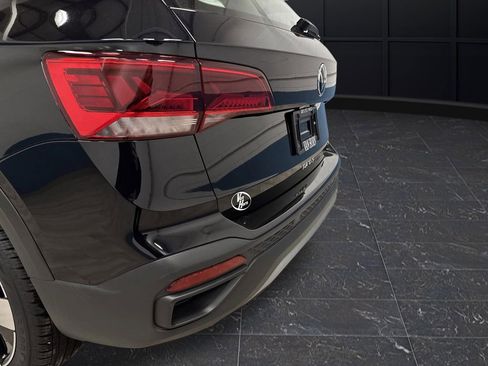 Used 2024 Volkswagen Taos S image 31