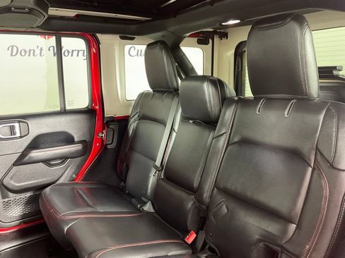 Used 2018 Jeep Wrangler Unlimited Rubicon AWD/4WD image 16
