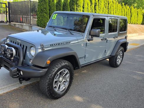 Used 2015 Jeep Wrangler Unlimited Rubicon w/ Connectivity Group AWD/4WD image 1