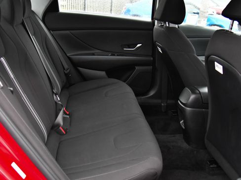 Used 2024 Hyundai Elantra SEL image 39