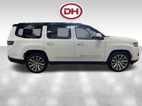 Used 2022 Jeep Grand Wagoneer Series II w/ Premium Group II AWD/4WD image 2