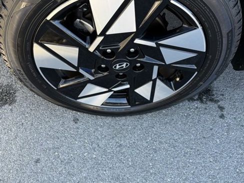 Used 2025 Hyundai Kona SEL image 10