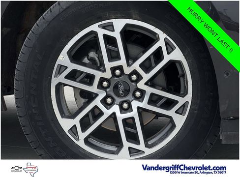 Used 2025 Ford Expedition Active AWD/4WD image 9