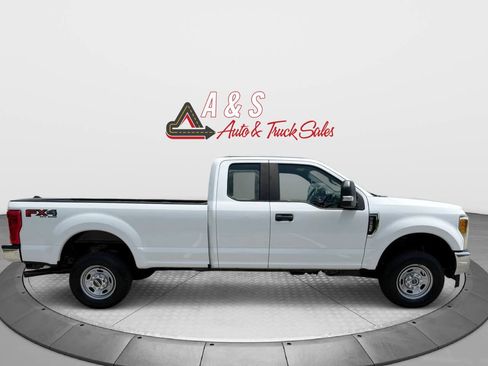 Used 2017 Ford F250 XL w/ Power Equipment Group AWD/4WD image 5