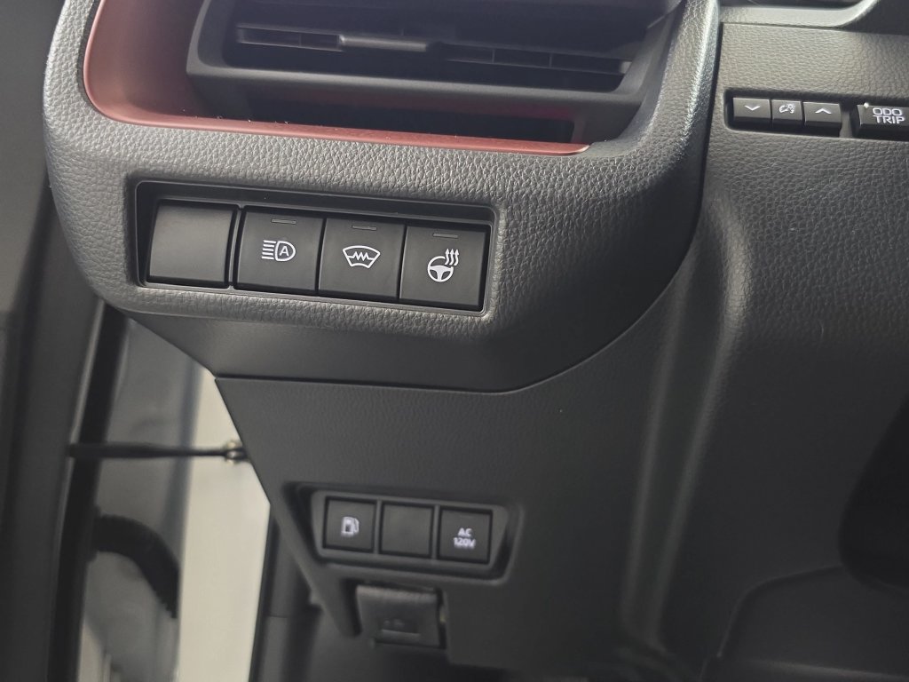 Used 2023 Toyota Prius Prime FWD image 26