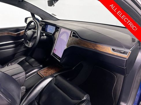 Used 2018 Tesla Model X 75D AWD/4WD image 30