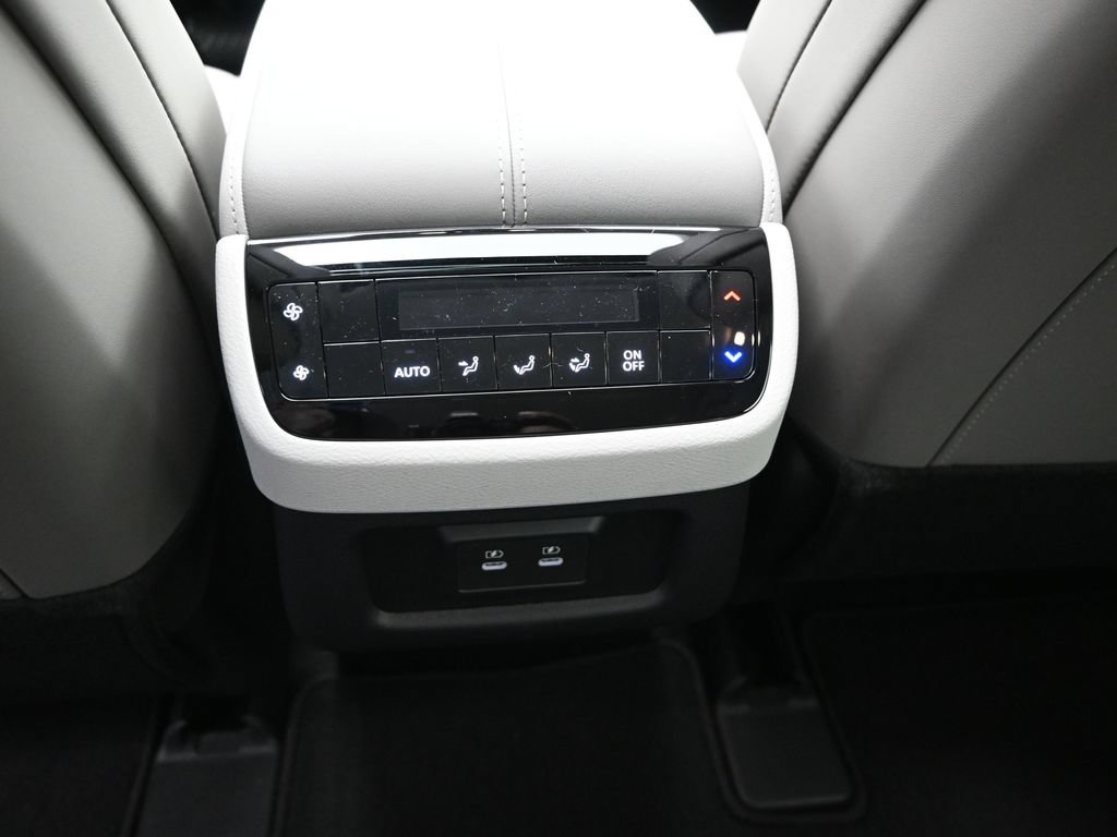 Used 2026 INFINITI QX60 Pure w/ Cargo Package FWD image 19