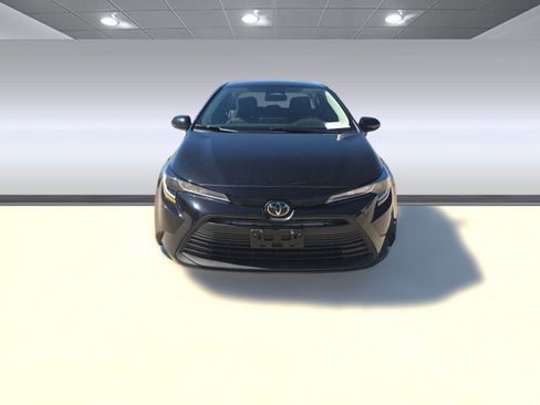 Used 2023 Toyota Corolla LE image 5