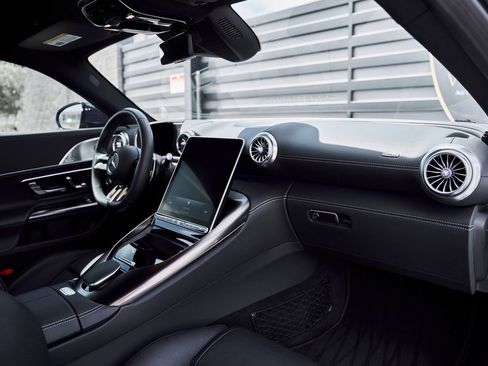 Used 2024 Mercedes-Benz AMG GT 63 image 40