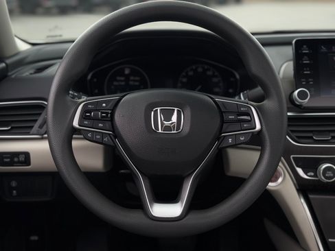 Certified 2018 Honda Accord EX image 17
