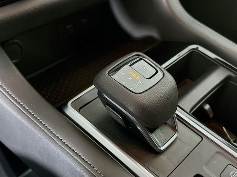 Used 2025 Nissan Pathfinder SV image 24