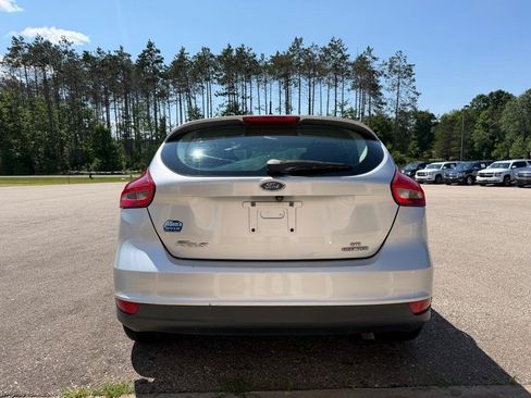 Used 2015 Ford Focus SE FWD image 5