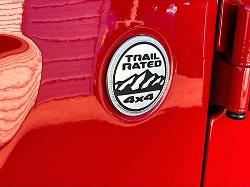 Used 2020 Jeep Gladiator Overland image 14