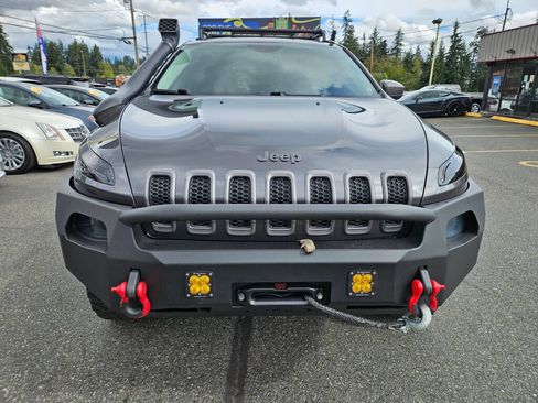 Used 2015 Jeep Cherokee Trailhawk w/ Comfort/Convenience Group AWD/4WD image 2