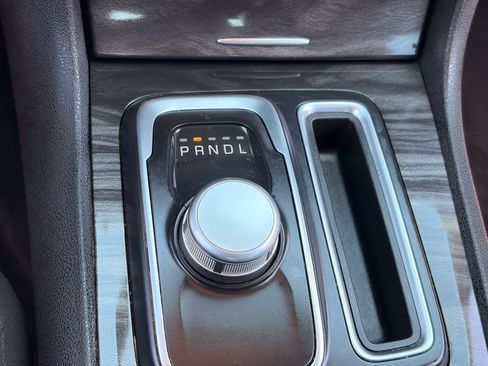 Used 2018 Chrysler 300 Touring L RWD image 24