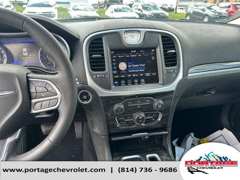 Used 2022 Chrysler 300 Touring image 20