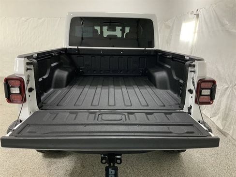 Used 2021 Jeep Gladiator Rubicon image 9