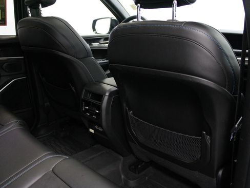 Used 2023 Jeep Grand Cherokee Trailhawk w/ Advanced Protech Group II AWD/4WD image 23