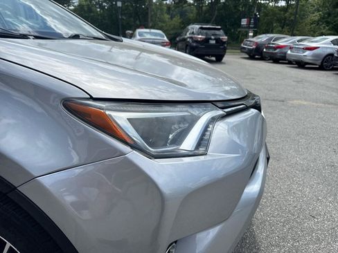 Used 2018 Toyota RAV4 XLE AWD/4WD image 20