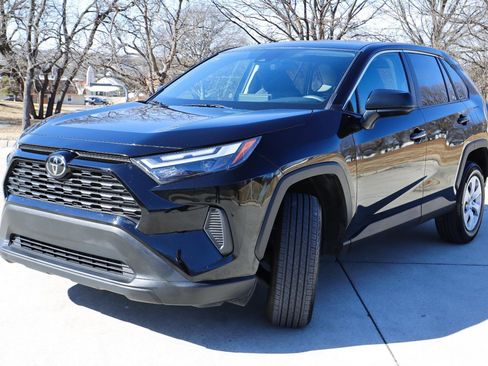 Used 2024 Toyota RAV4 LE image 3