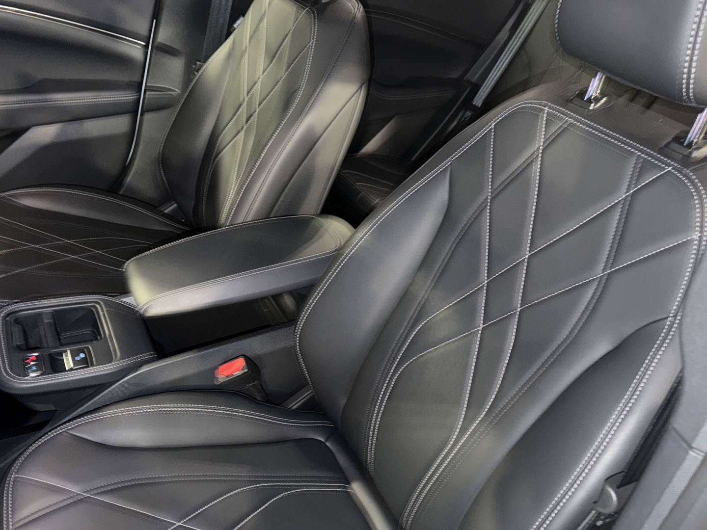 Used 2025 Ford Mustang Mach-E Select RWD image 30