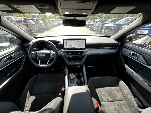 Used 2025 Ford Explorer ST AWD/4WD image 16