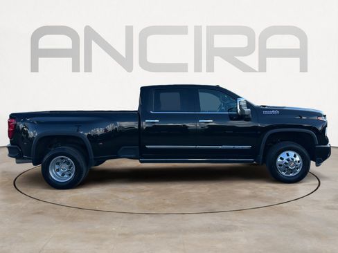 Used 2024 Chevrolet Silverado 3500 High Country w/ High Country Premium Package AWD/4WD image 11