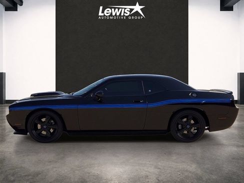 Used 2010 Dodge Challenger R/T w/ Mopar 10 Pkg RWD image 2