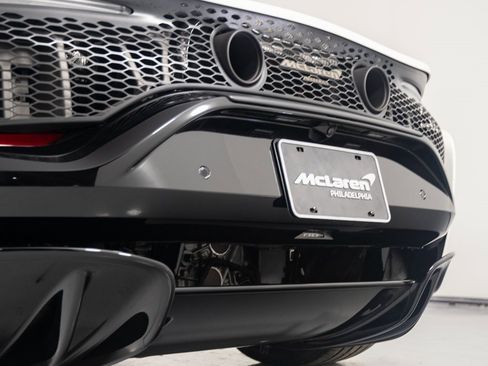 New 2025 McLaren Artura image 40