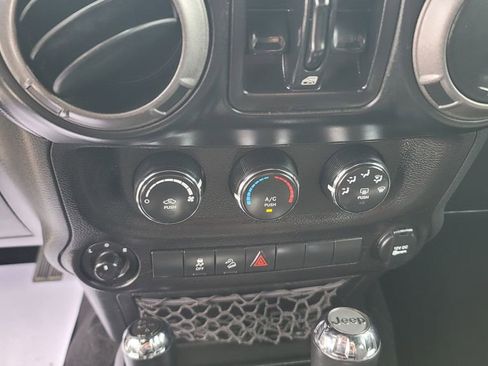 Used 2017 Jeep Wrangler Unlimited Sport w/ Quick Order Package 24S AWD/4WD image 22