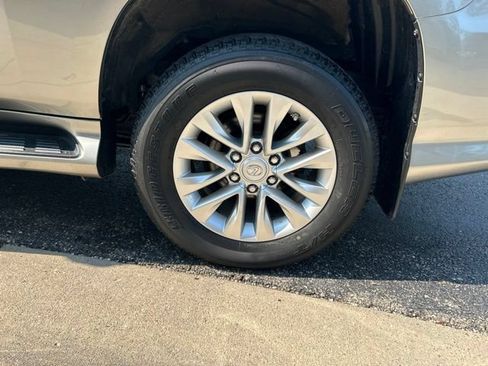 Certified 2023 Lexus GX 460 Premium w/ Premium Package AWD/4WD image 39