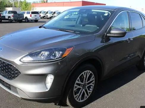 Used 2022 Ford Escape SEL FWD image 2