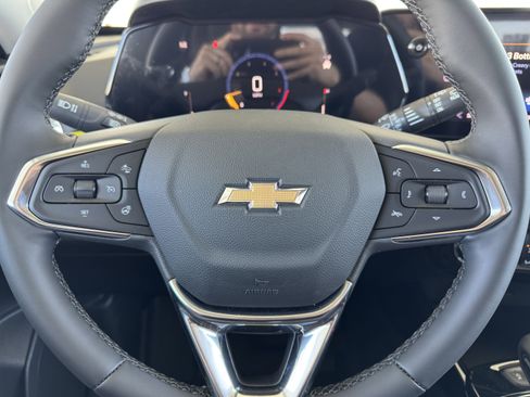 New 2025 Chevrolet Trax LT w/ LT Convenience Package image 25