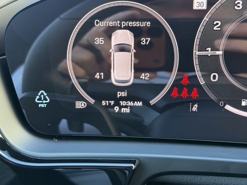 Certified 2026 Porsche Cayenne AWD/4WD image 36