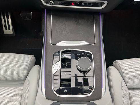 Certified 2023 BMW X7 xDrive40i w/ M Sport Package image 12