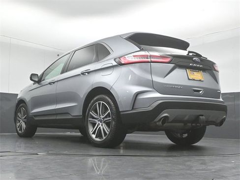 Certified 2022 Ford Edge Titanium w/ Class II Trailer Tow Package image 42