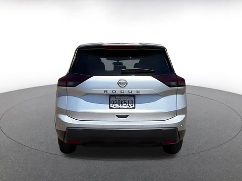 Used 2025 Nissan Rogue SV FWD image 12