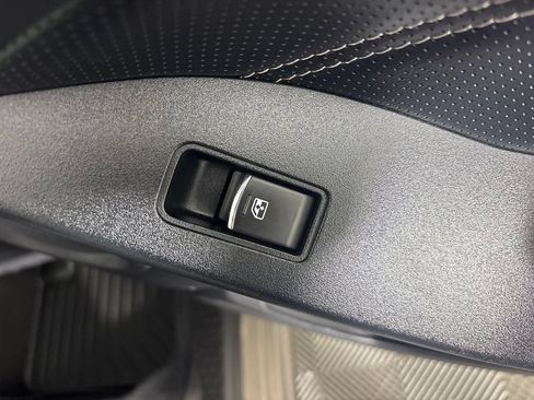 Used 2018 Subaru Forester 2.5i Touring w/ Popular Package #3B AWD/4WD image 44