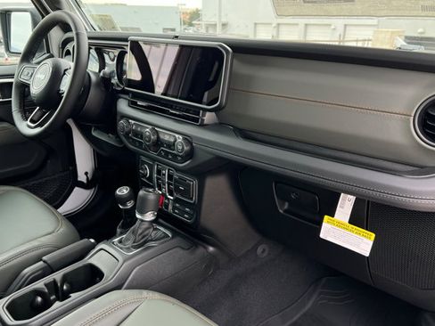 New 2026 Jeep Gladiator Mojave AWD/4WD image 23