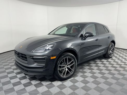 Certified 2026 Porsche Macan AWD/4WD image 1