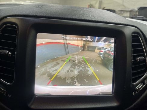 Used 2021 Jeep Compass Trailhawk image 17