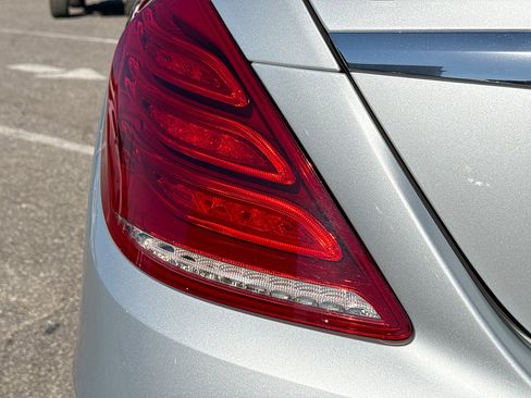 Used 2017 Mercedes-Benz S 550 Sedan image 10