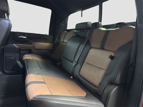 Used 2023 Chevrolet Silverado 2500 High Country w/ Technology Package image 8