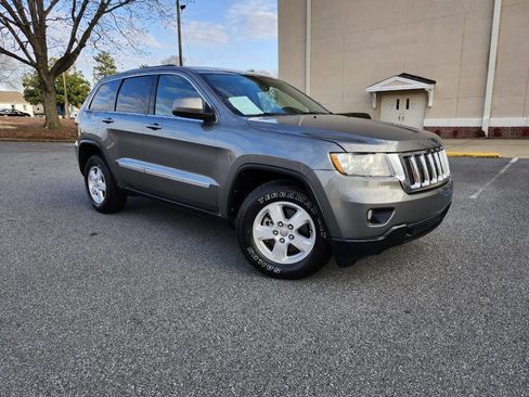 Used 2012 Jeep Grand Cherokee Laredo image 1