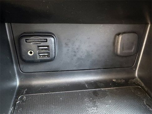 Used 2022 GMC Canyon AT4 image 21