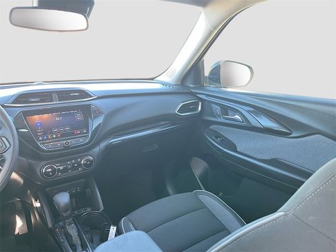 Used 2021 Chevrolet TrailBlazer LT w/ Convenience Package image 23