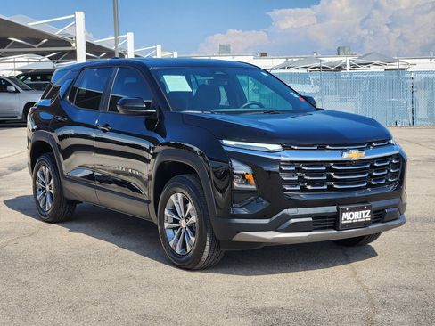 Used 2026 Chevrolet Equinox LT FWD image 3