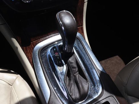 Used 2013 Buick Regal Premium FWD image 19